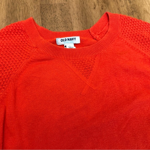Old Navy women’s sweater - medium - Picture 3 of 4